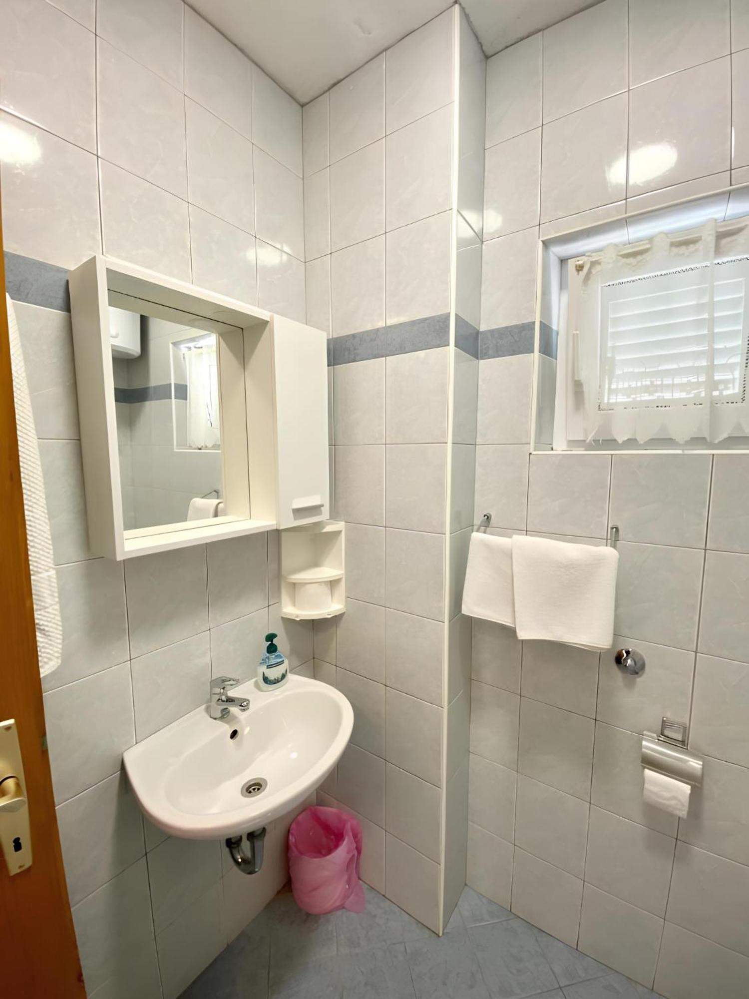Accommodation Ventus Baska Voda Bagian luar foto